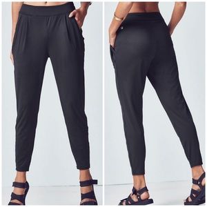 COPY - EUC Fabletics Artemis Trouser, Drapy Joggers